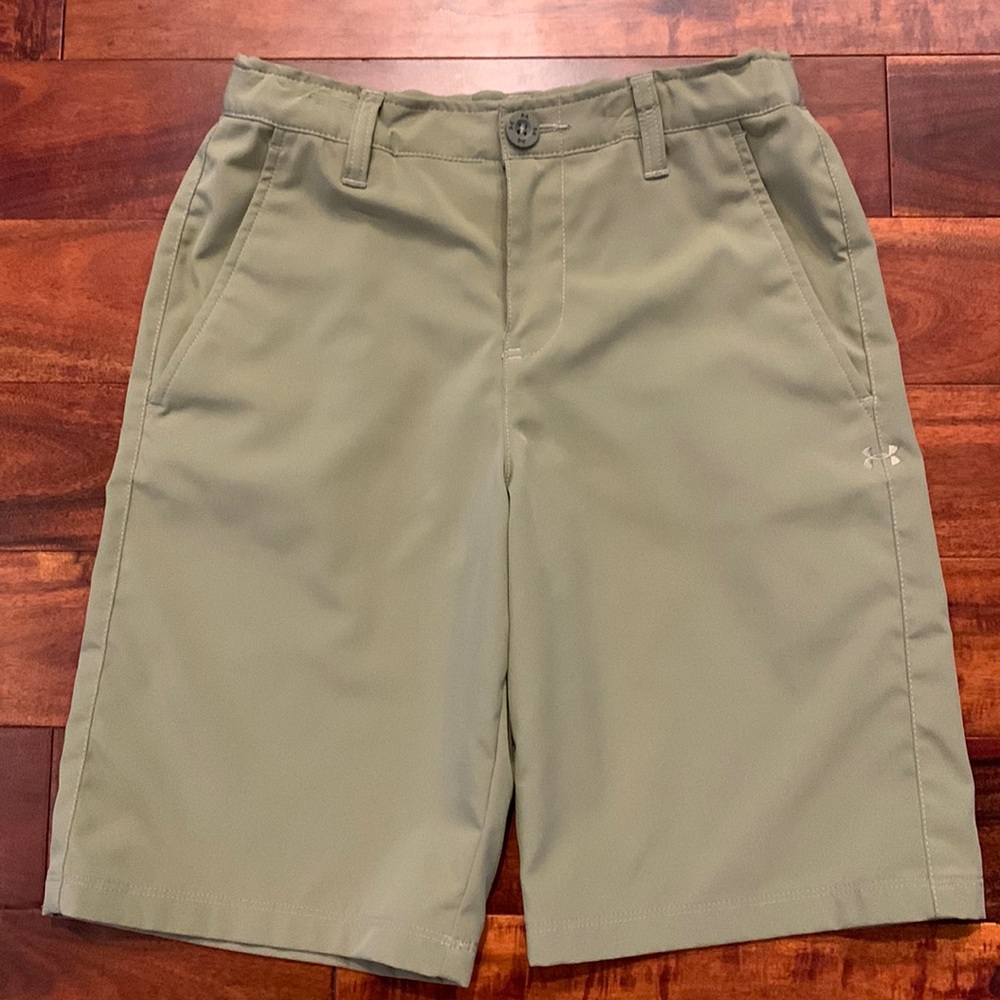 Under Armour boys golf shorts